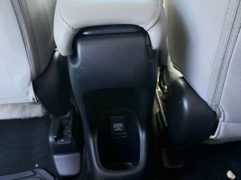 Used 2021 Honda HR-V LX image 34