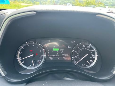 Used 2021 Toyota Highlander XLE AWD/4WD image 14