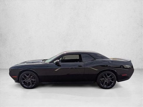 Used 2019 Dodge Challenger SXT w/ Blacktop Package image 9