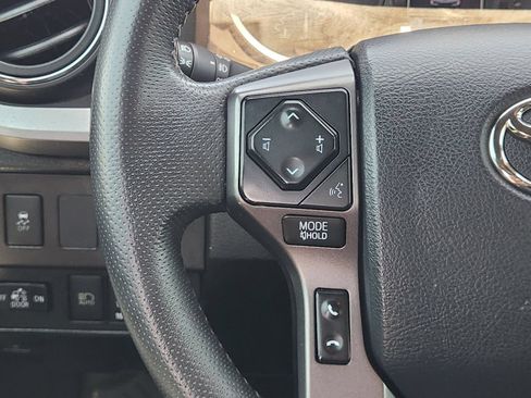 Used 2020 Toyota Tacoma TRD Off-Road w/ Technology Package AWD/4WD image 27