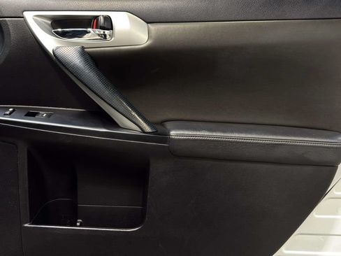 Used 2011 Lexus CT 200h Premium w/ Premium Audio Pkg FWD image 9