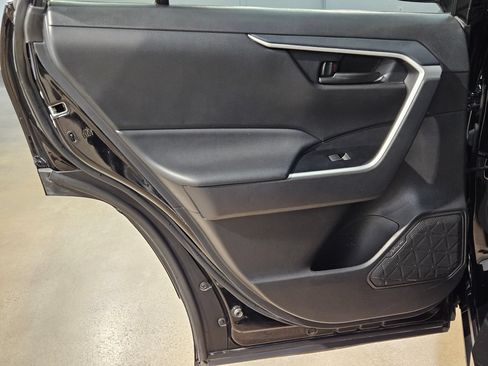 Used 2025 Toyota RAV4 LE AWD/4WD image 33