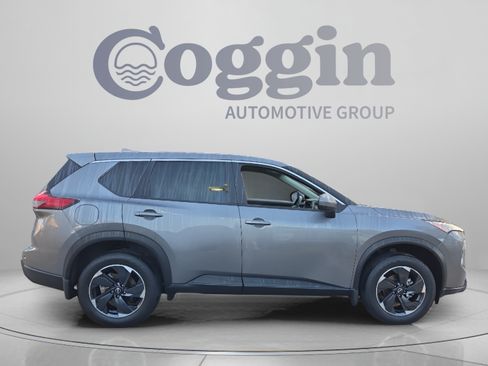 Used 2024 Nissan Rogue SV FWD image 6
