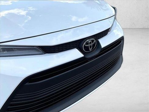 Used 2024 Toyota Corolla LE FWD image 27