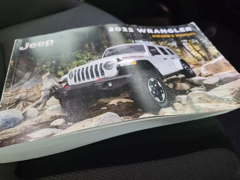 Used 2022 Jeep Wrangler Unlimited Sahara image 61