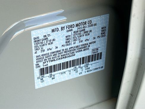 Certified 2025 Ford Maverick XLT w/ Equipment Group 301A image 32