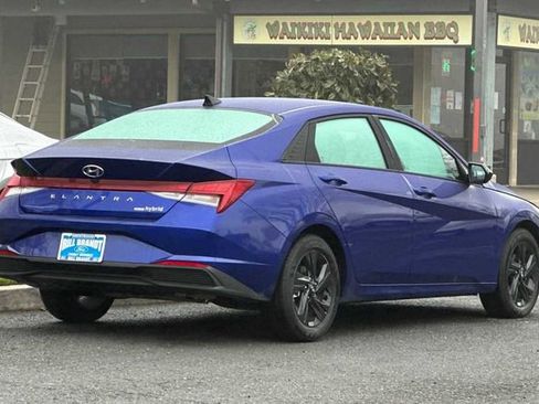 Used 2022 Hyundai Elantra Blue image 3