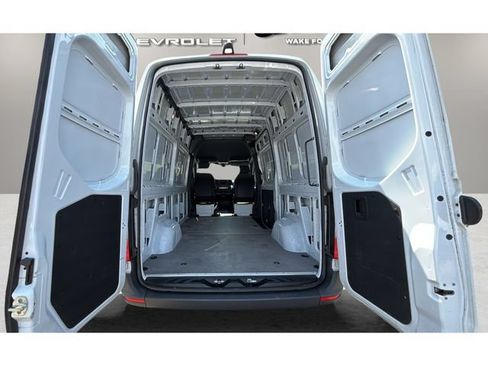 Used 2025 Mercedes-Benz Sprinter 2500 image 31