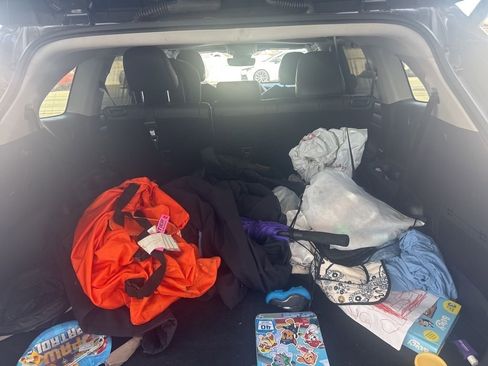 Used 2023 Toyota Highlander XLE image 4