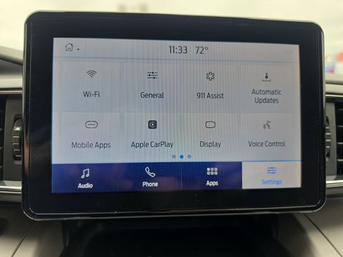 Used 2024 Ford Explorer XLT w/ Equipment Group 202A AWD/4WD image 31