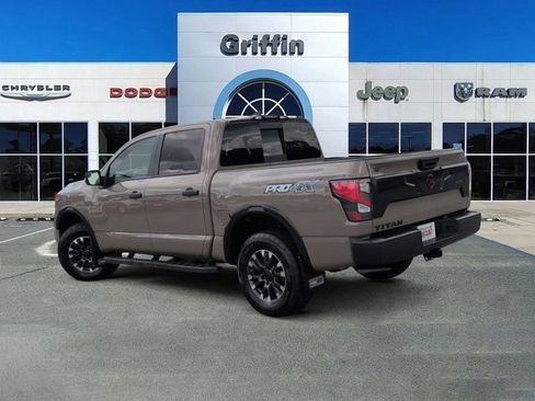 Used 2024 Nissan Titan PRO-4X w/ Pro-4x Convenience Package AWD/4WD image 9