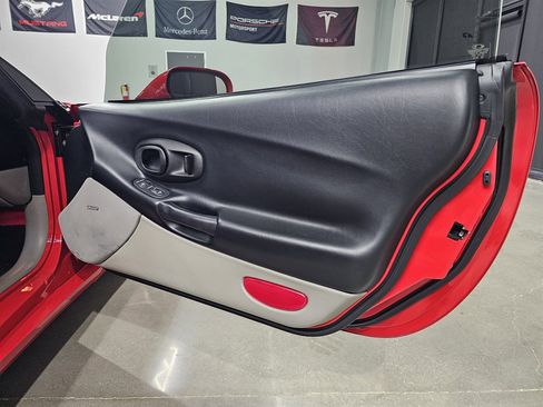 Used 1997 Chevrolet Corvette Coupe w/ Memory Pkg image 19