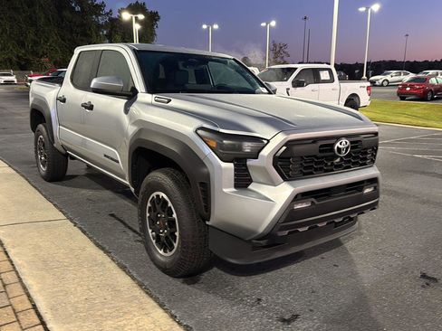 New 2025 Toyota Tacoma TRD Off-Road image 6