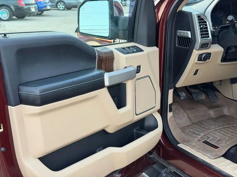 Used 2015 Ford F150 Lariat image 12