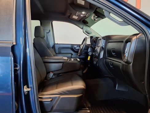 Used 2020 Chevrolet Silverado 1500 Custom w/ Custom Value Package AWD/4WD image 10