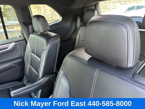 Used 2024 GMC Acadia Elevation image 23