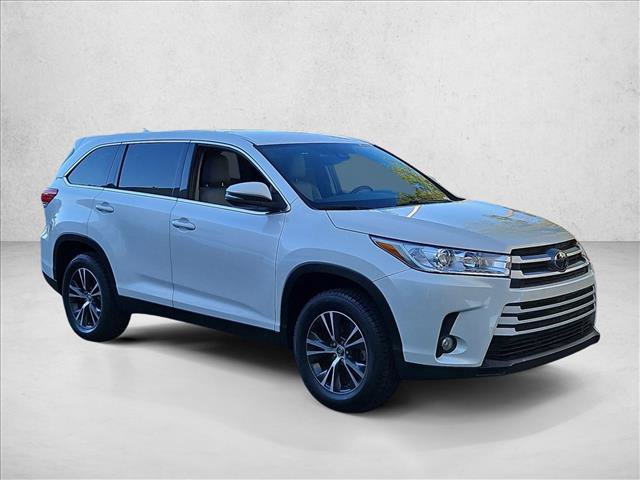 Used 2019 Toyota Highlander Plus FWD image 3
