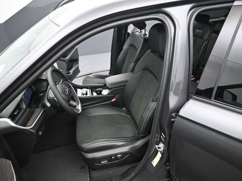 New 2026 Jeep Grand Cherokee Laredo image 11