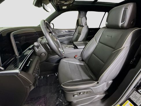 Used 2023 Cadillac Escalade Sport w/ LPO, Illumination Package AWD/4WD image 22