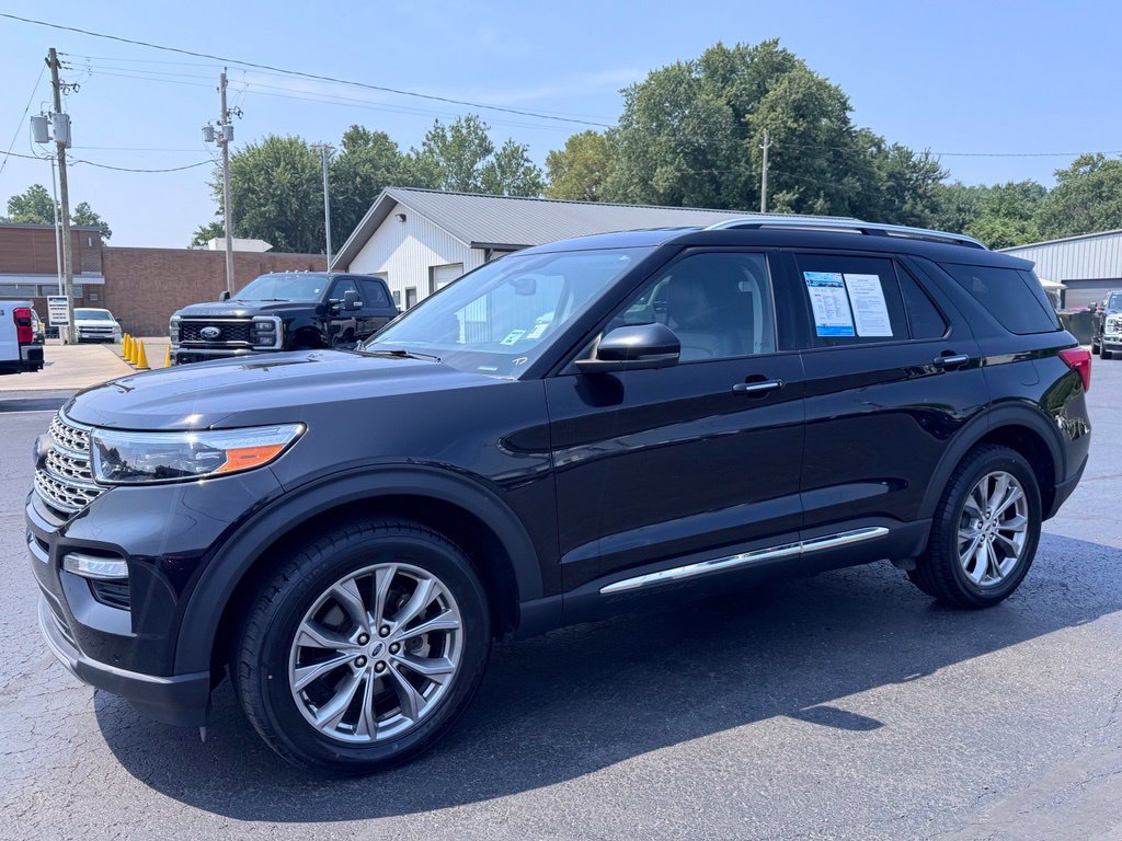 Used 2022 Ford Explorer Limited w/ Equipment Group 301A AWD/4WD image 2