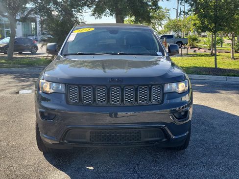 Used 2018 Jeep Grand Cherokee Altitude AWD/4WD image 2