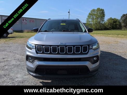 Used 2022 Jeep Compass Latitude FWD image 9