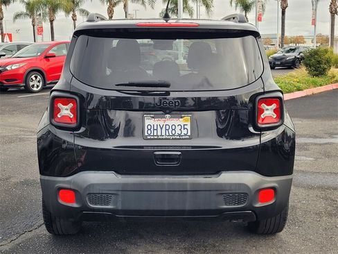 Used 2018 Jeep Renegade Altitude w/ UConnect 8.4 Nav Group image 6