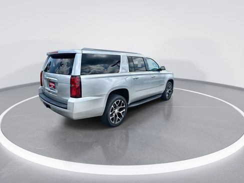 Used 2018 Chevrolet Suburban LT RWD image 8