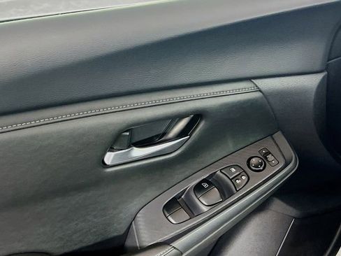 Used 2024 Nissan Sentra SV FWD image 17
