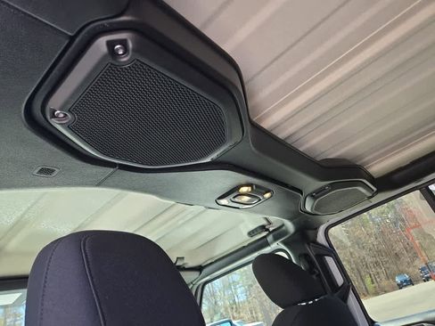 Used 2023 Jeep Wrangler Unlimited AWD/4WD image 40