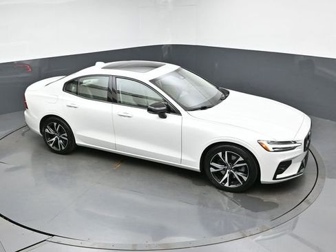 Used 2023 Volvo S60 B5 Core w/ Climate Package FWD image 40