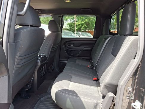Used 2019 Nissan Titan SV w/ SV Convenience Package AWD/4WD image 19