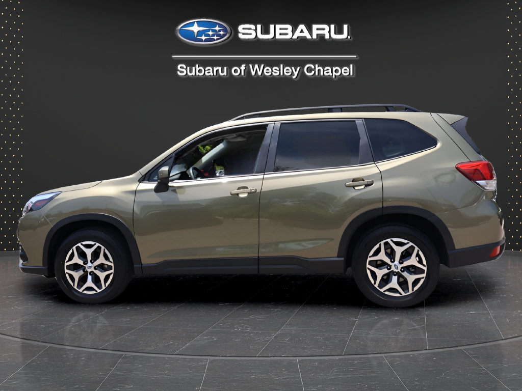 Certified 2023 Subaru Forester Premium AWD/4WD image 4