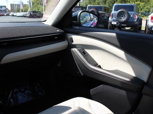 Used 2022 Ford Mustang Mach-E Premium image 11