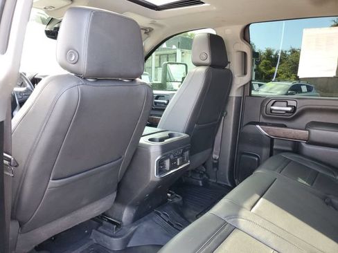 Used 2022 GMC Sierra 2500 Denali w/ Denali Black Diamond Edition AWD/4WD image 22