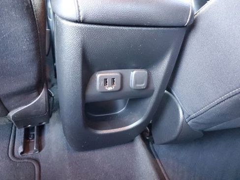 Used 2019 GMC Canyon SLE w/ SLE Convenience Package image 16