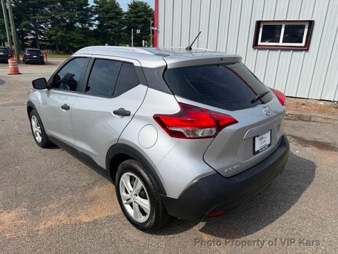 Used 2018 Nissan Kicks S FWD image 7