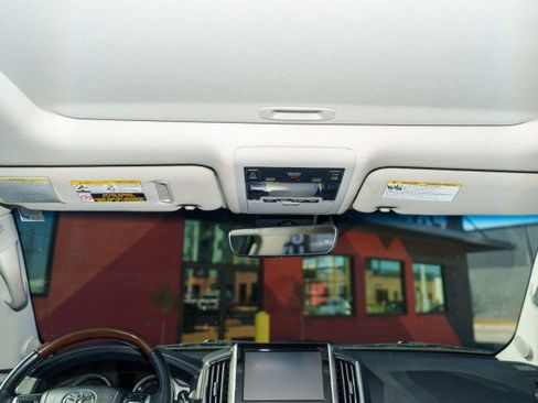 Used 2021 Toyota Land Cruiser image 14