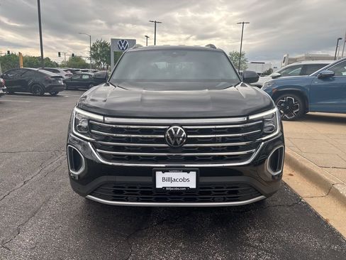 Used 2024 Volkswagen Atlas SE w/ Black Wheel Package AWD/4WD image 3