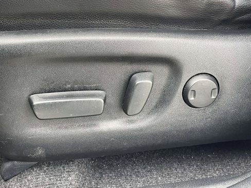 Used 2017 Toyota RAV4 Limited image 7