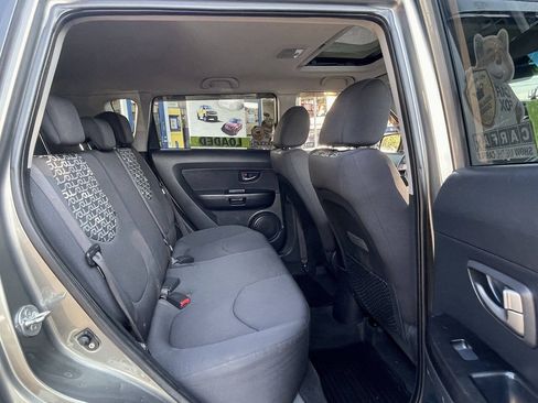 Used 2010 Kia Soul + w/ Audio Pkg FWD image 20