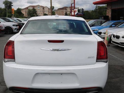 Used 2018 Chrysler 300 Touring w/ Sport Appearance Package RWD image 5