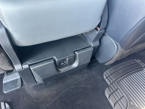 Used 2021 Ford F150 Lariat w/ Tow Technology Package image 18