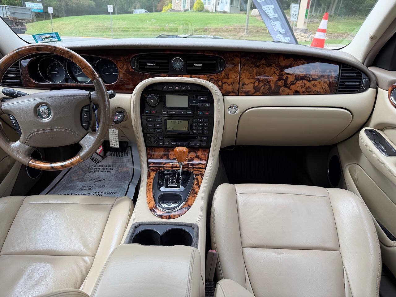 Used 2005 Jaguar XJ8 RWD image 17