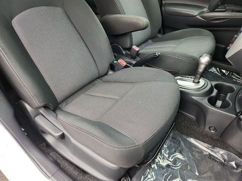 Used 2019 Nissan Versa SV image 24