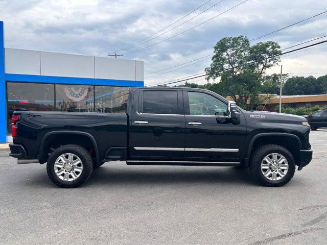 Used 2024 Chevrolet Silverado 3500 High Country w/ Technology Package AWD/4WD image 11