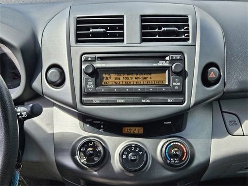 Used 2012 Toyota RAV4 FWD image 14