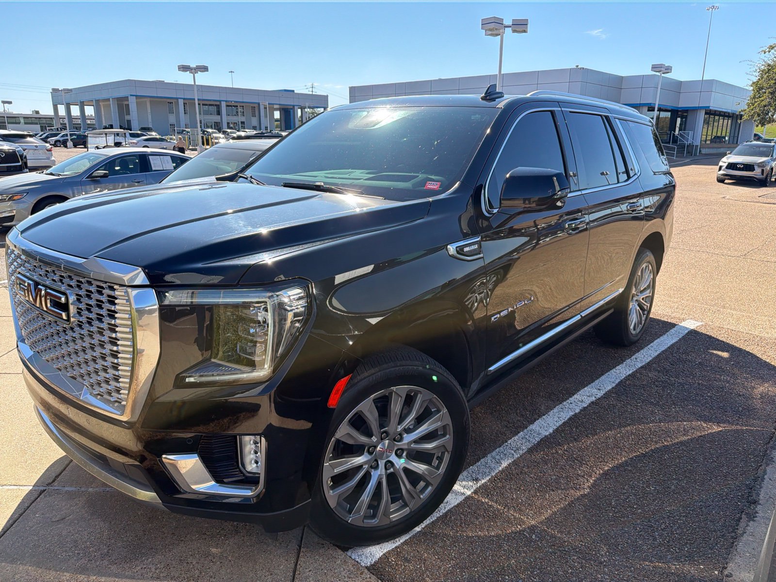 Used 2023 GMC Yukon Denali RWD image 2