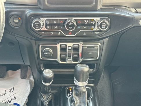 Used 2021 Jeep Gladiator Sport AWD/4WD image 23