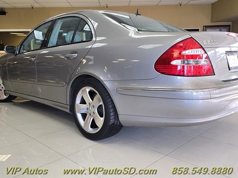 Used 2003 Mercedes-Benz E 500 Sedan image 3